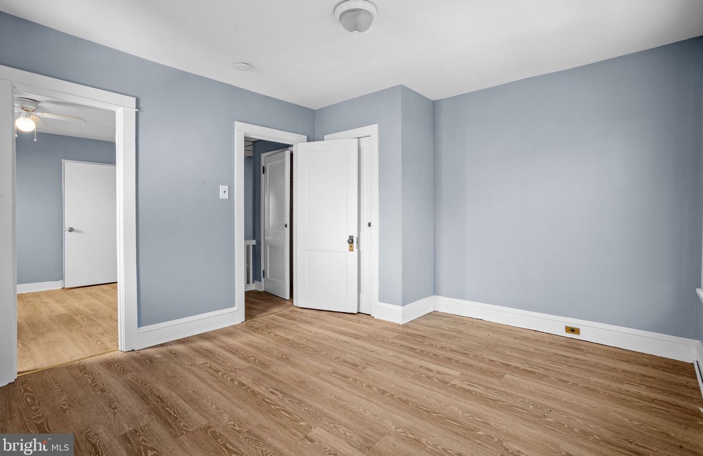 212 Chestnut Ave, Camden NJ  08109-2049 exterior