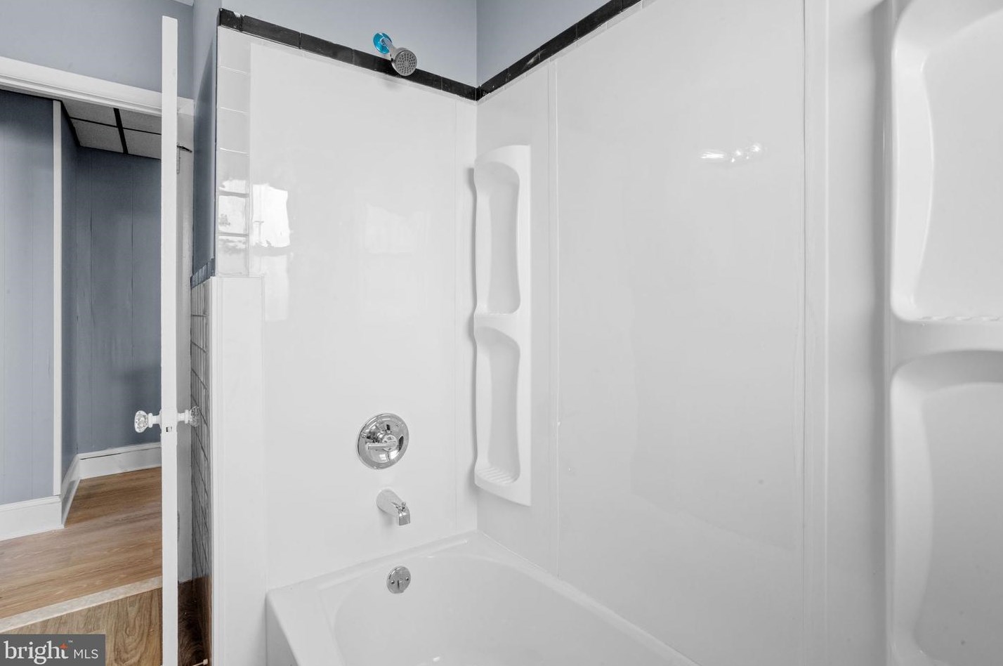 212 Chestnut Ave, Camden NJ  08109-2049 exterior