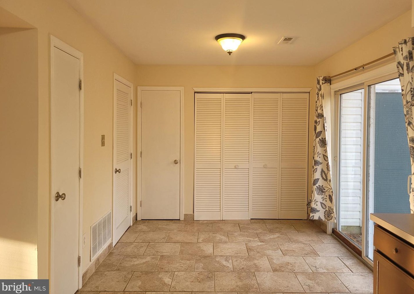 120 Crosley Dr, Waterford Township NJ  08004-3040 exterior