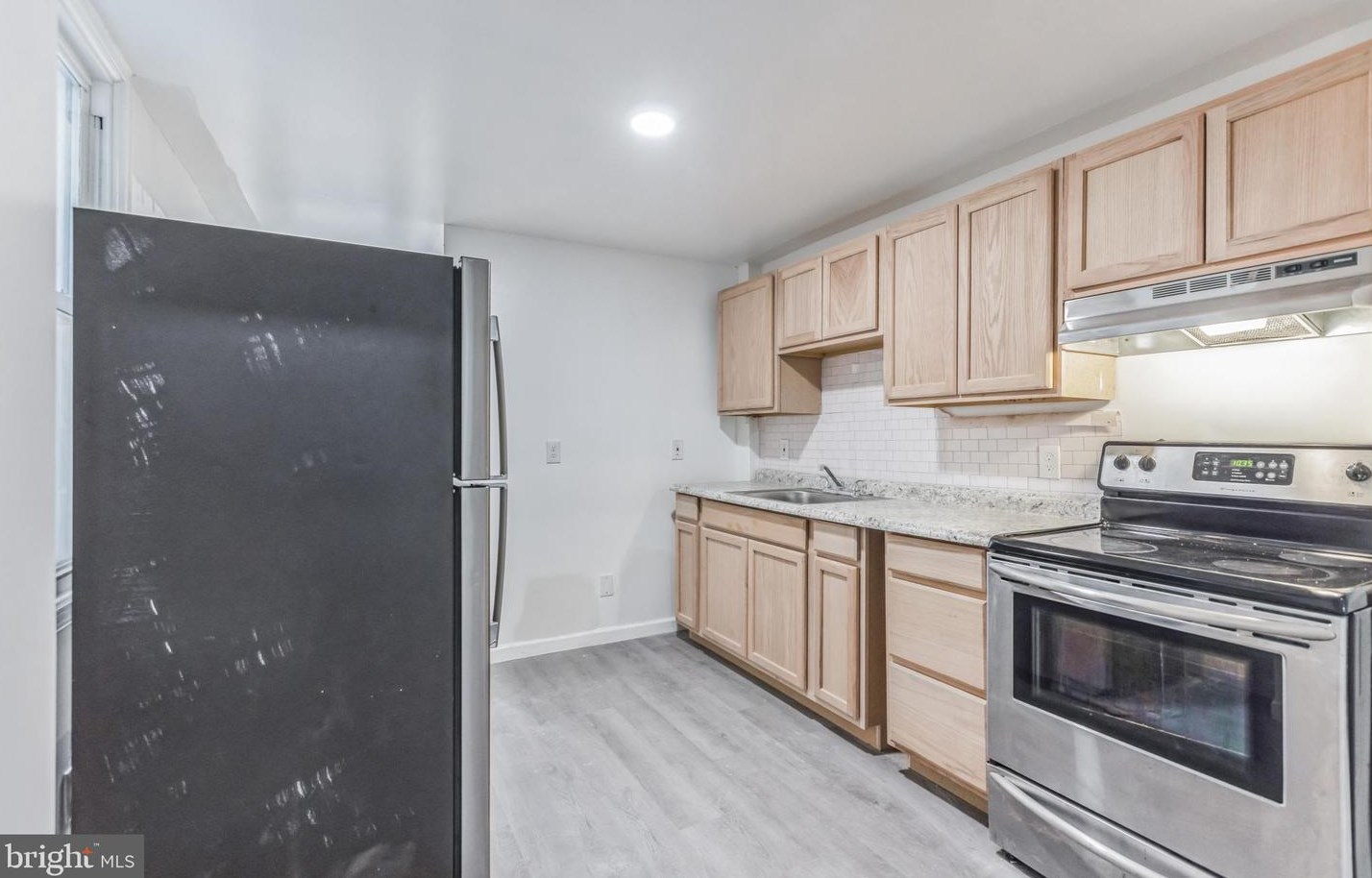 528 Front St, Camden NJ  08102-2128 exterior