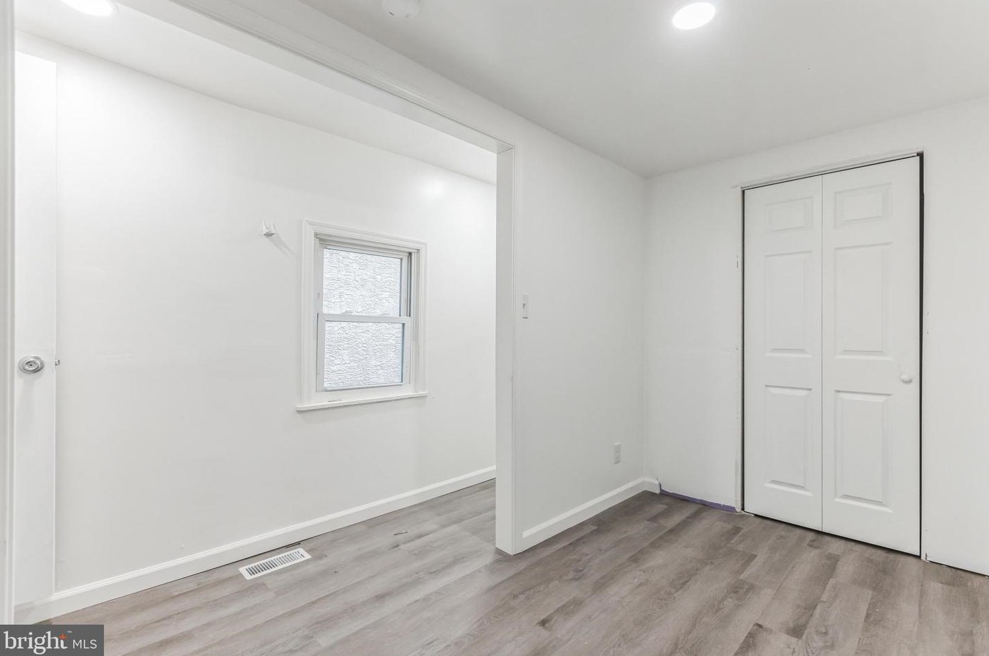 528 Front St, Camden NJ  08102-2128 exterior