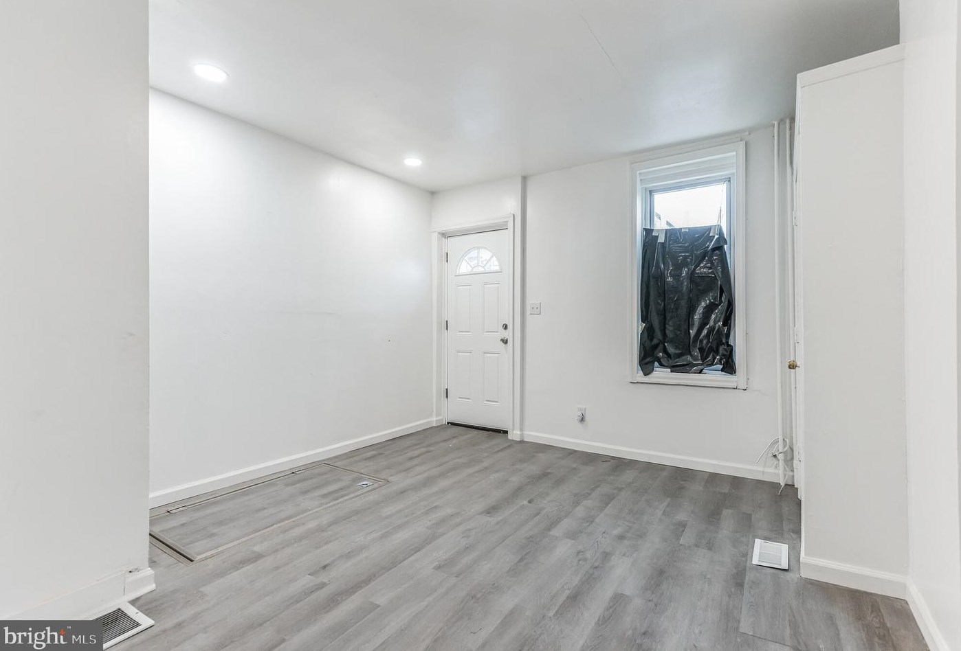 528 Front St, Camden NJ  08102-2128 exterior