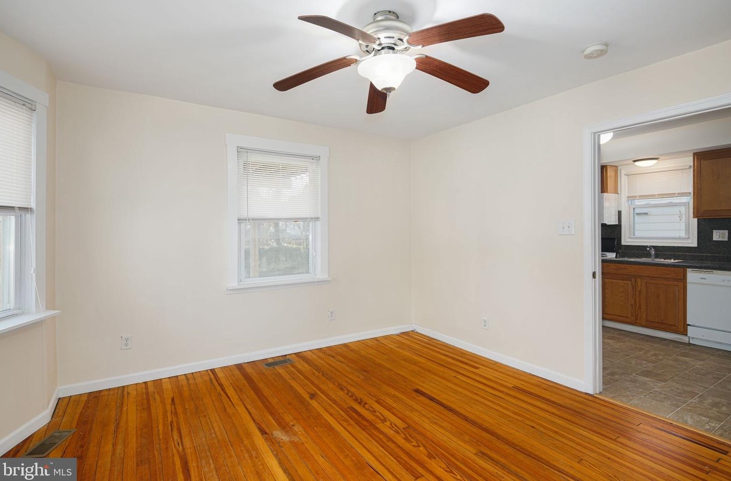 26 Albertson Ave, Camden NJ  08108-2302 exterior