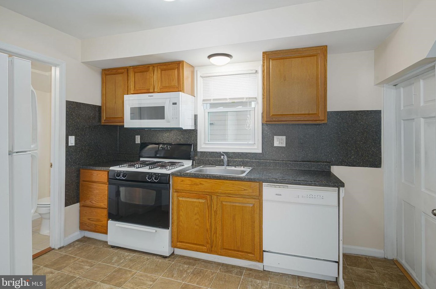 26 Albertson Ave, Camden NJ  08108-2302 exterior