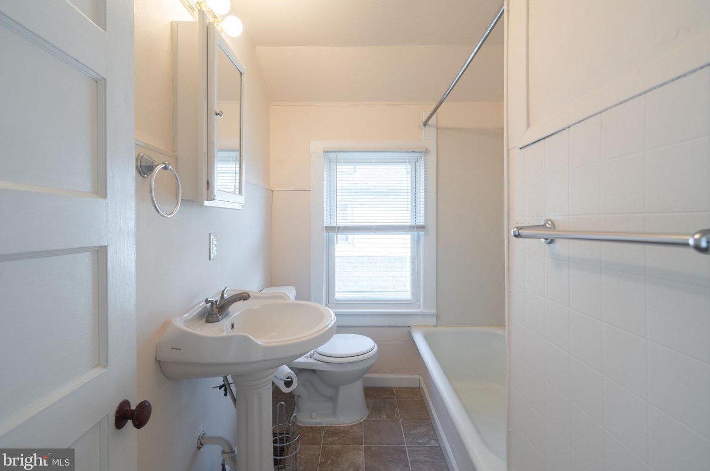 26 Albertson Ave, Camden NJ  08108-2302 exterior