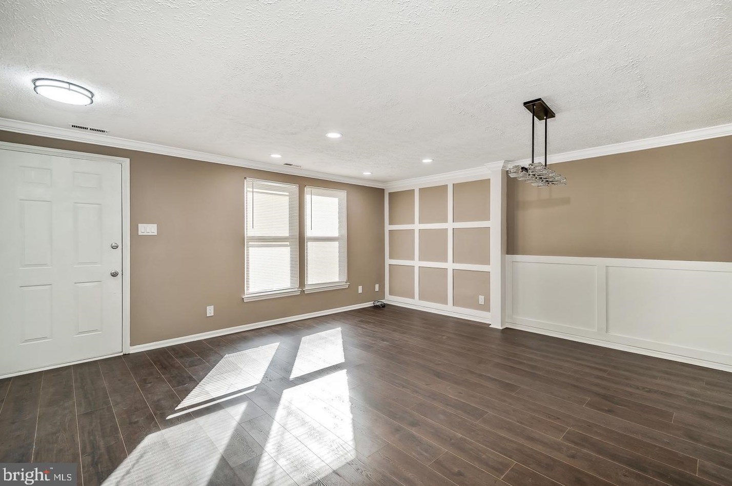 45 Victoria Manor Ct, Erial, NJ 08081-2919