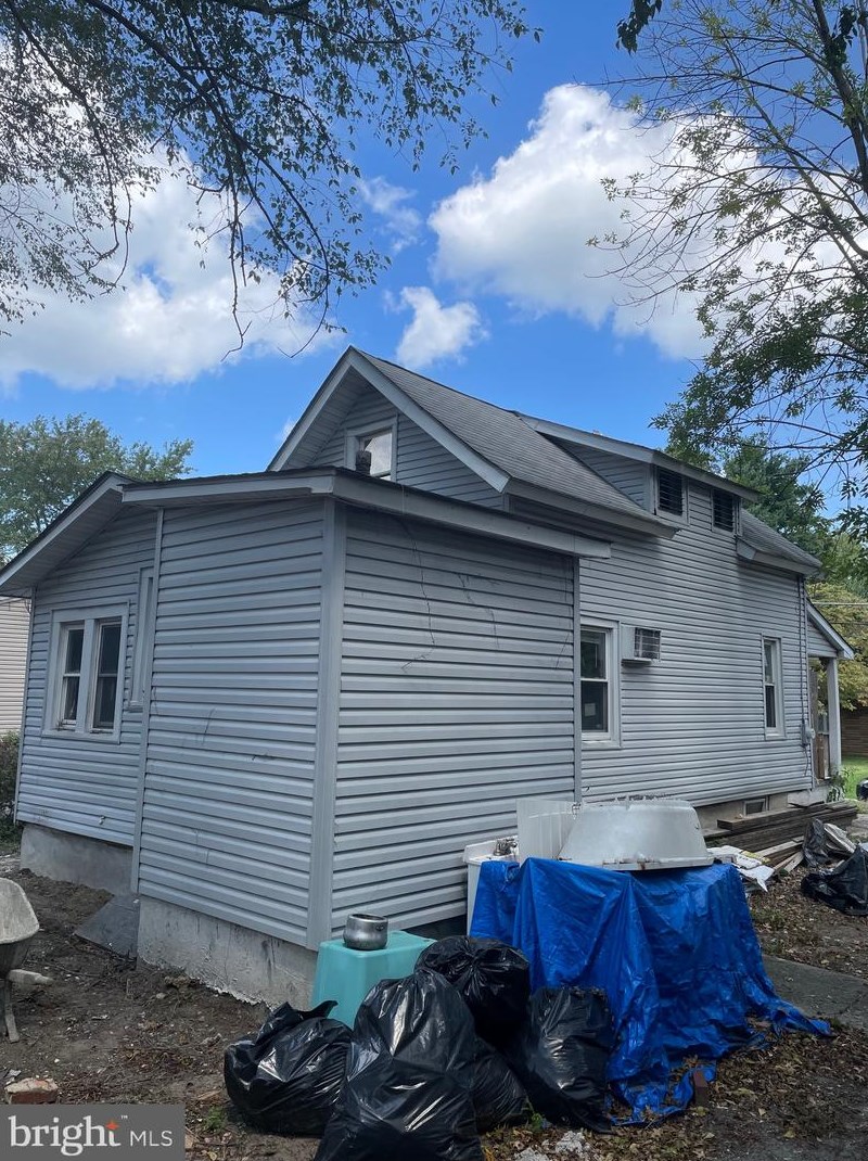 124 Thomas Ave, Lawnside NJ  08045-1548 exterior