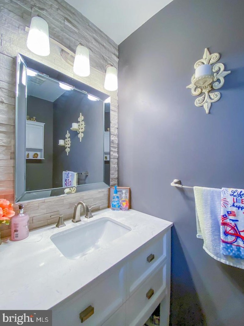 15 Fox Meadow Cir, Erial NJ  08081-1100 exterior