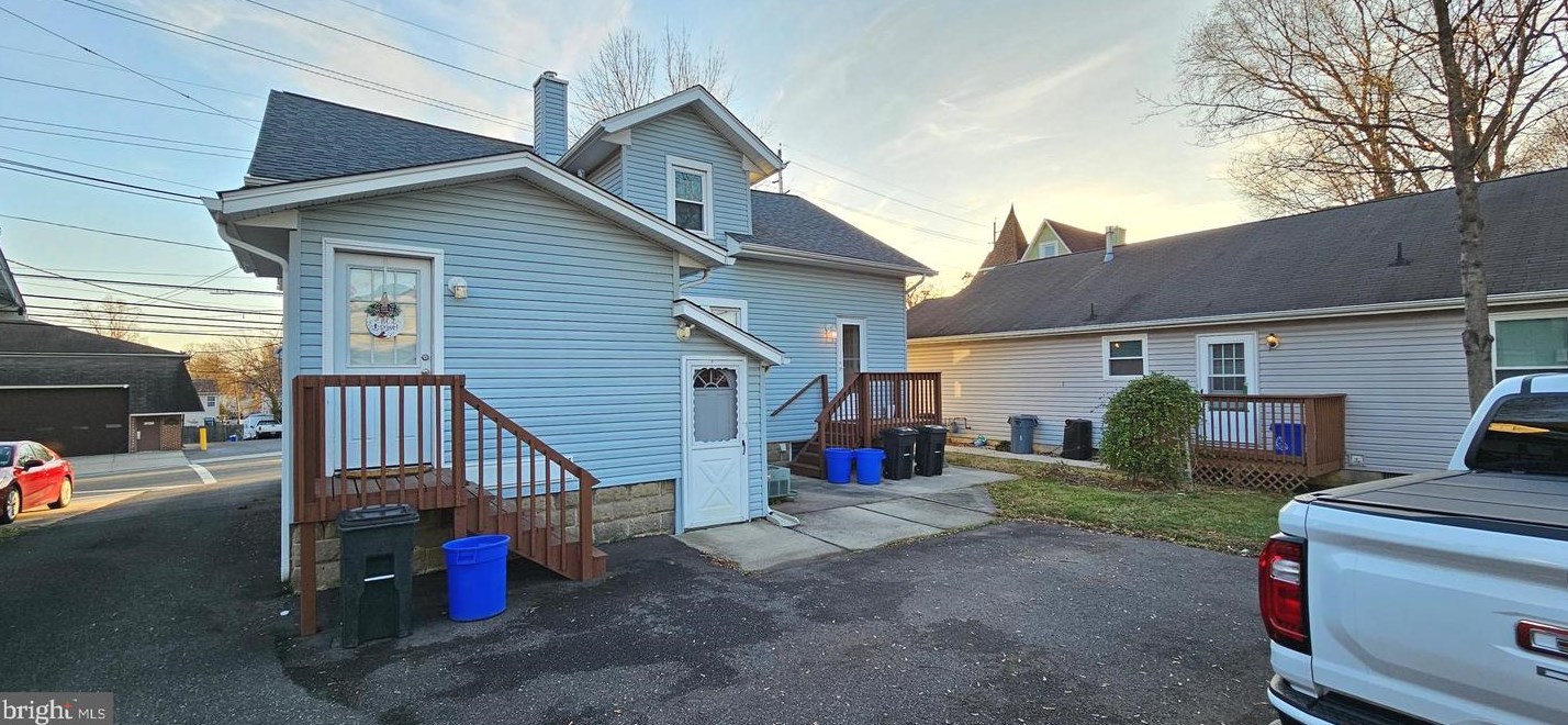 123 W Evesham Ave, Magnolia, NJ 08049