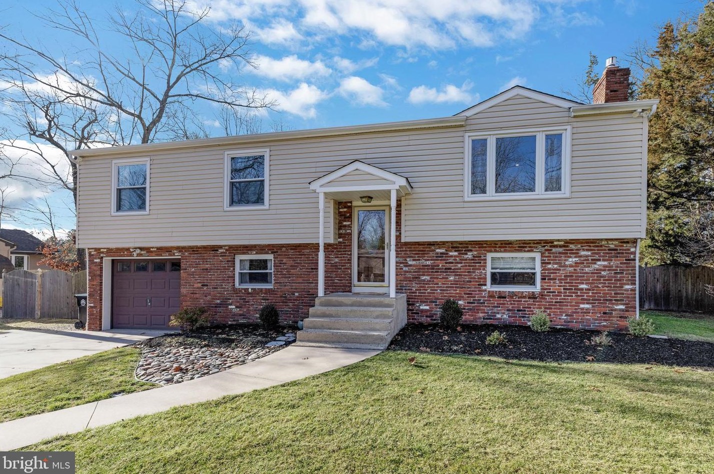 2207 Oakwood Ln, Waterford Township, NJ 08004-1421