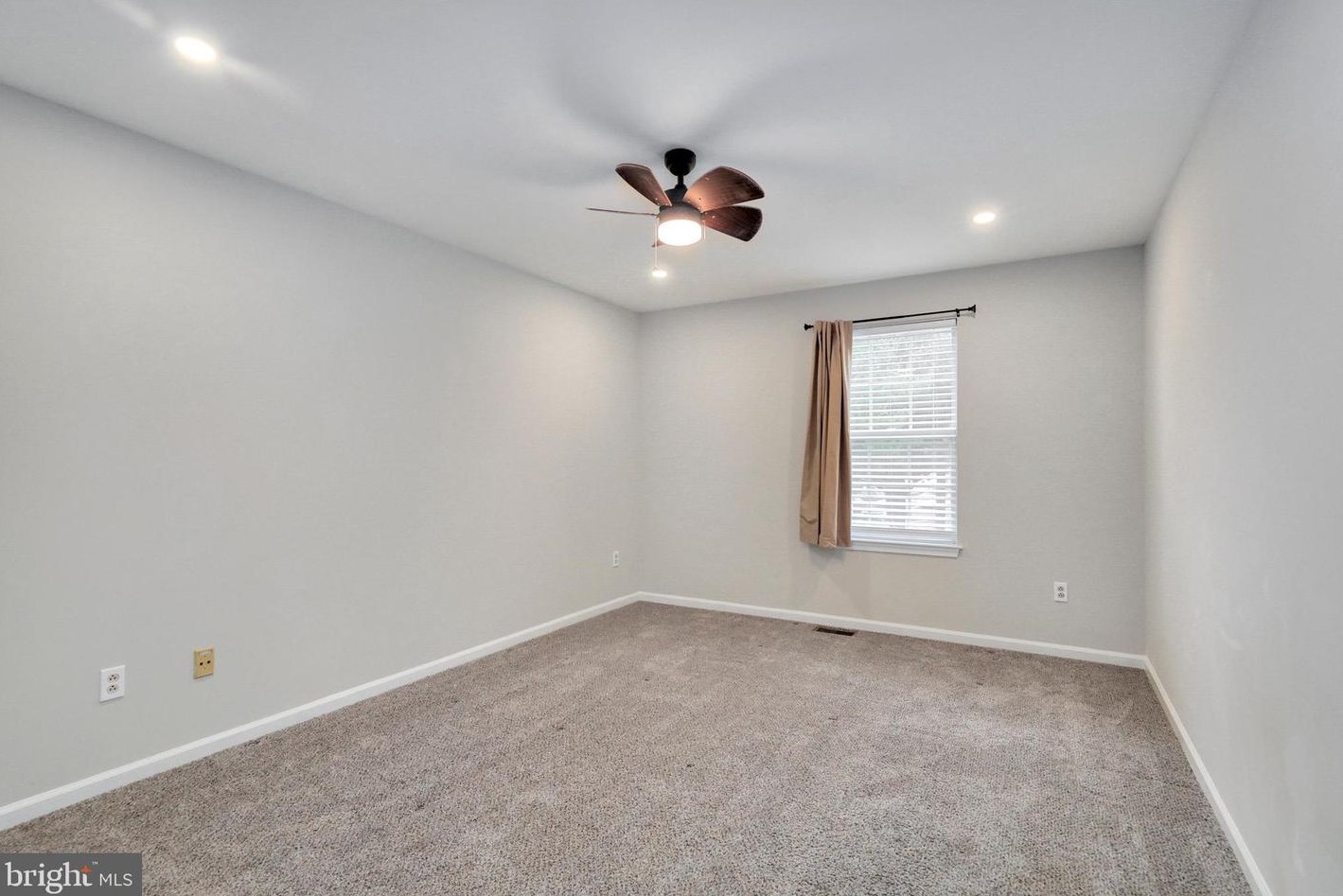 1804 Mason Run, Pine Hill NJ  08021-7607 exterior