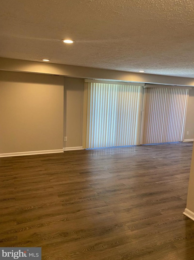 151 Kenwood Dr, Erial, NJ 08081