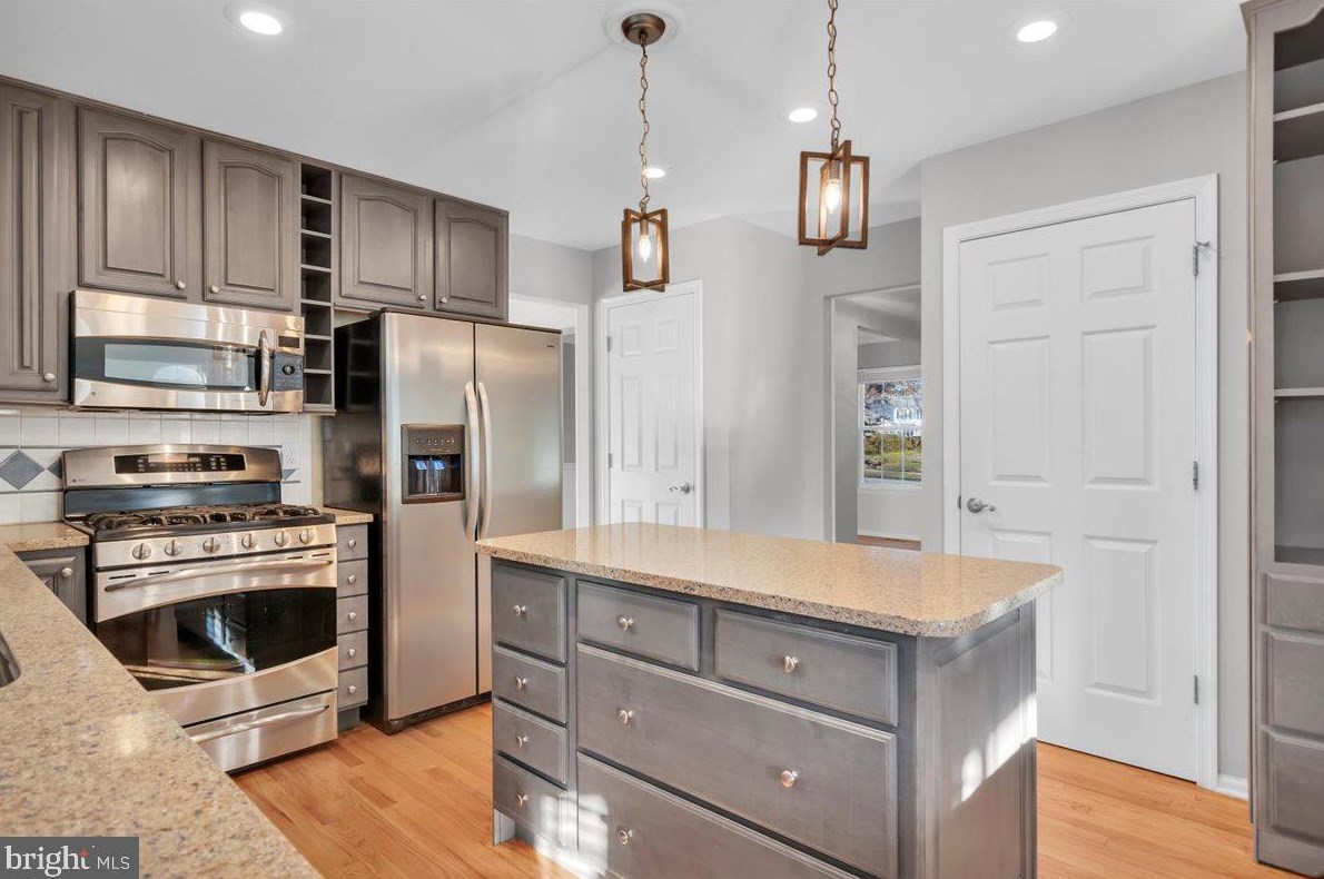 72 Sofia Dr, Blenheim NJ  08012-5359 exterior