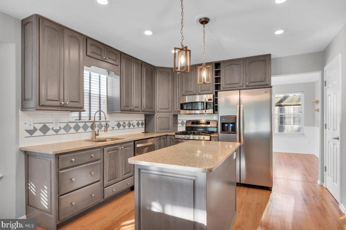 72 Sofia Dr, Blenheim NJ  08012-5359 exterior