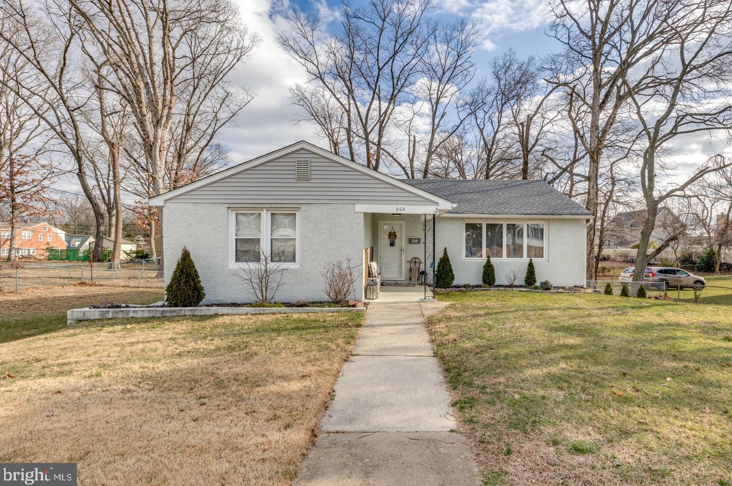 208 Schubert Ave, Runnemede, NJ 08078