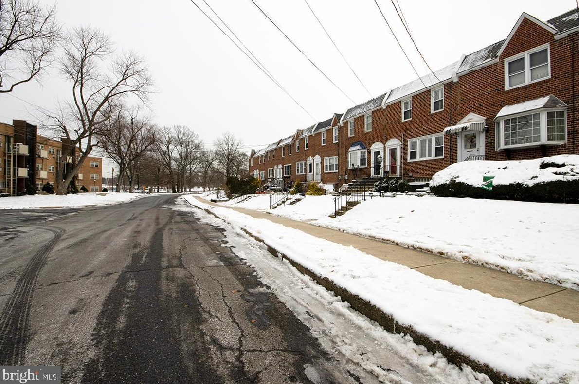 456 Woodlawn Ter, Camden NJ  08108-1455 exterior
