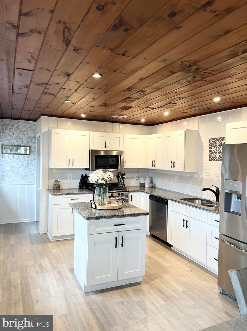 52 E 7th Ave, Pine Hill, NJ 08021