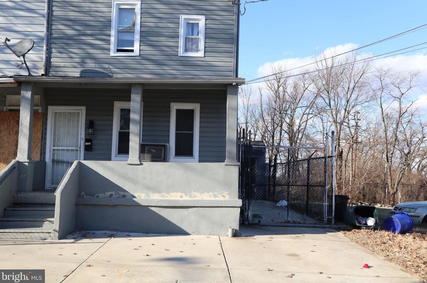 2929 Thompson St, Camden NJ  08105-1337 exterior