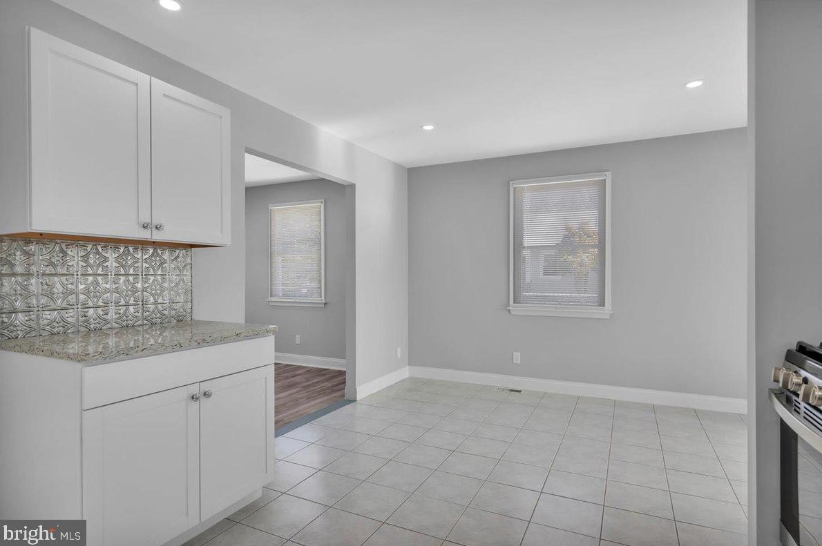 5 Crest Ave, Berlin Boro NJ  08009-1105 exterior