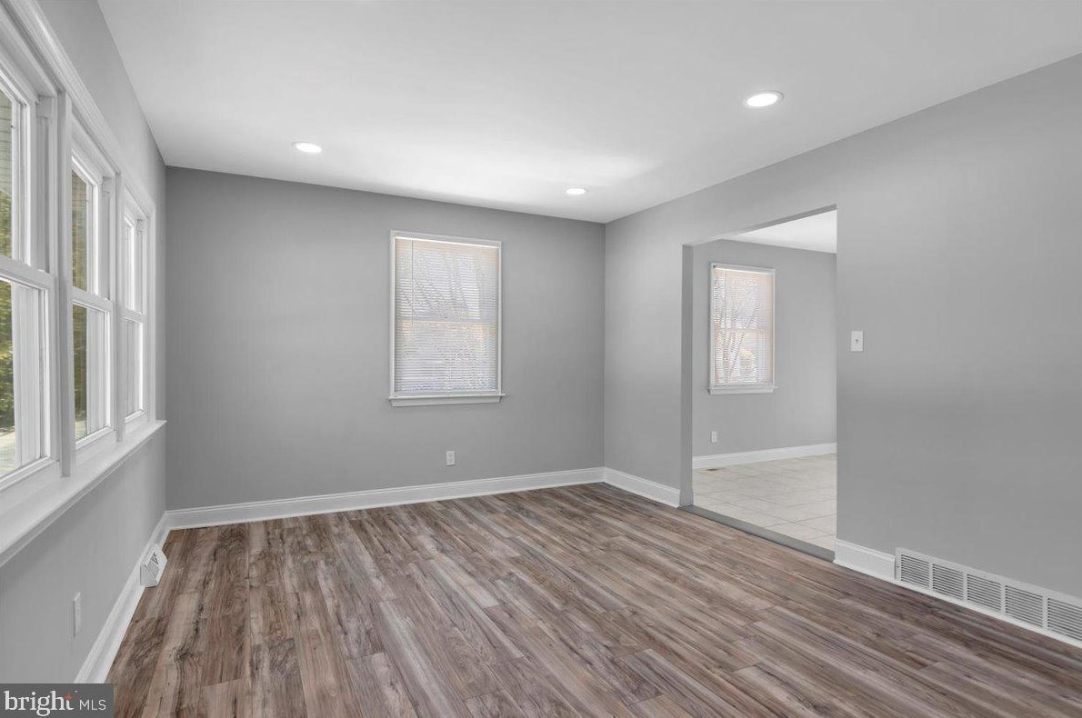 5 Crest Ave, Berlin Boro NJ  08009-1105 exterior