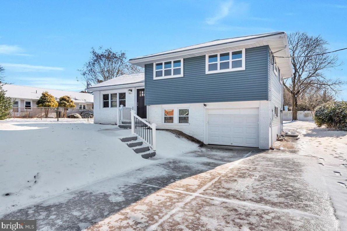 5 Crest Ave, Berlin Boro NJ  08009-1105 exterior