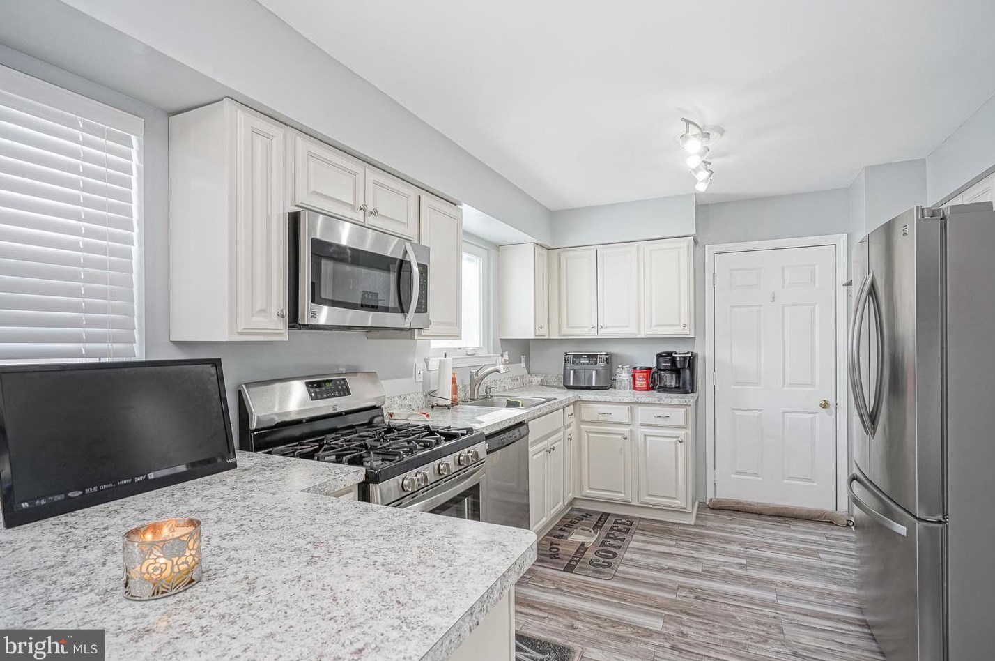 7728 Patterson Ln, Camden, NJ 08109
