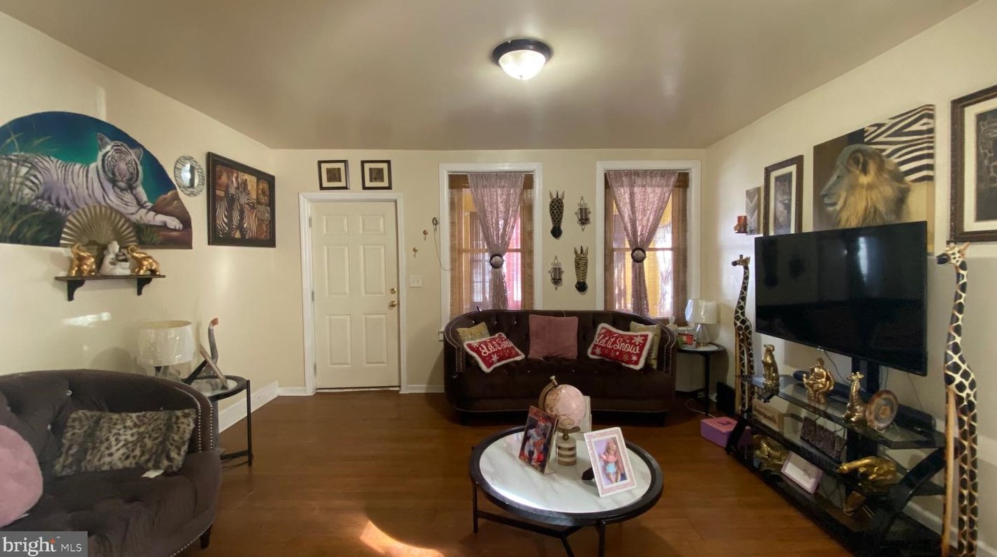 1209 Dupont St, Camden, NJ 08105