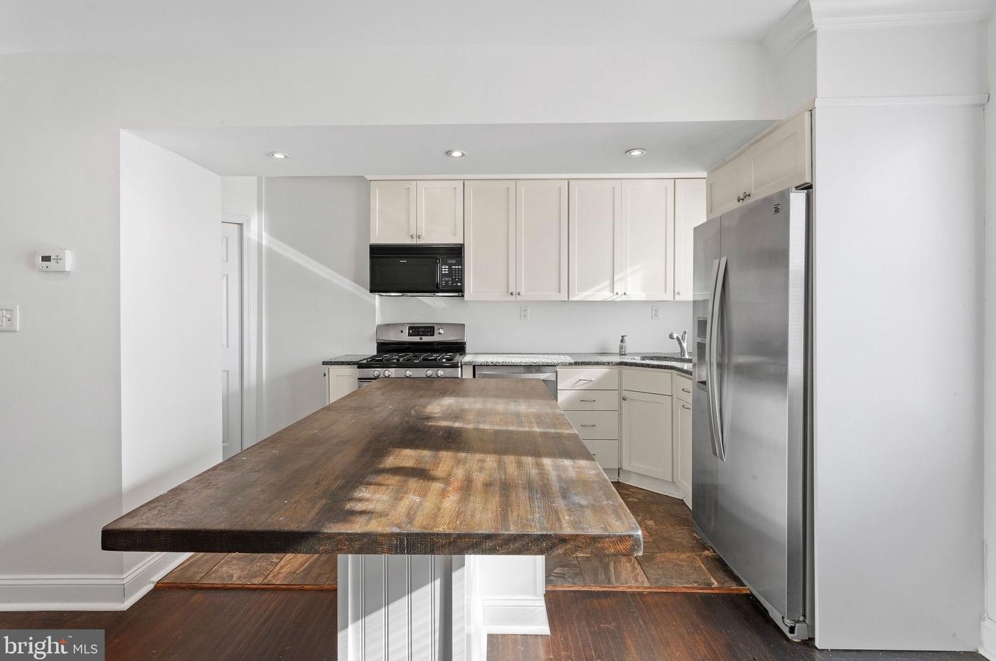1156 S Merrimac Rd, Camden, NJ 08104