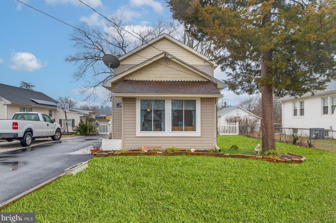 28 Garden Ave, Blenheim NJ  08012-4833 exterior