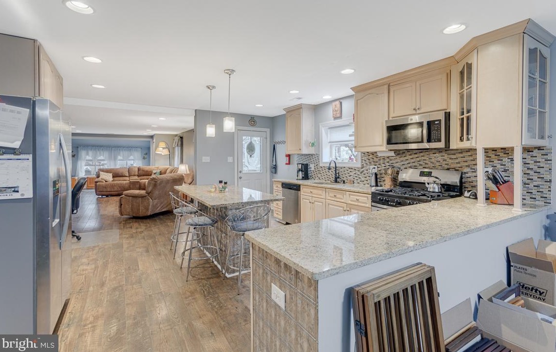 28 Garden Ave, Blenheim NJ  08012-4833 exterior