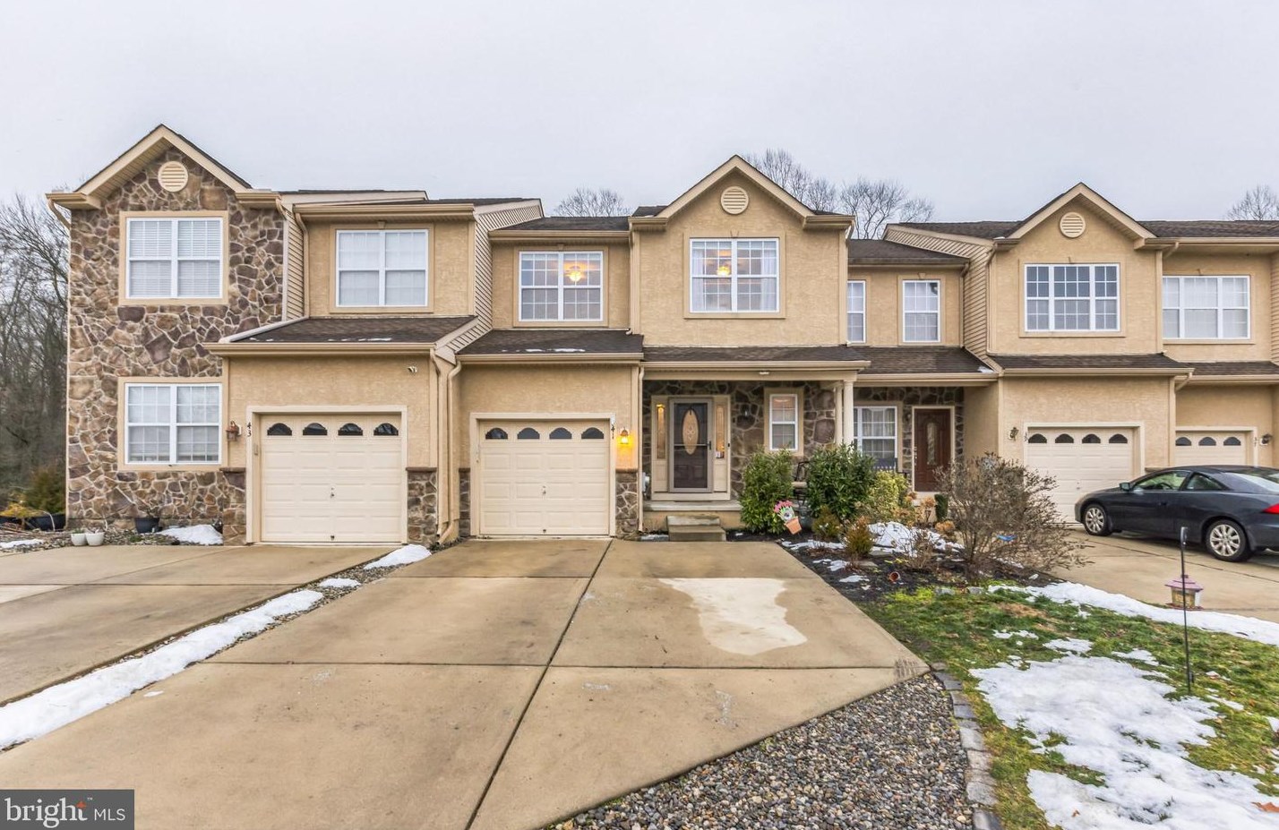41 Glacier Dr, Berlin Boro, NJ 08009