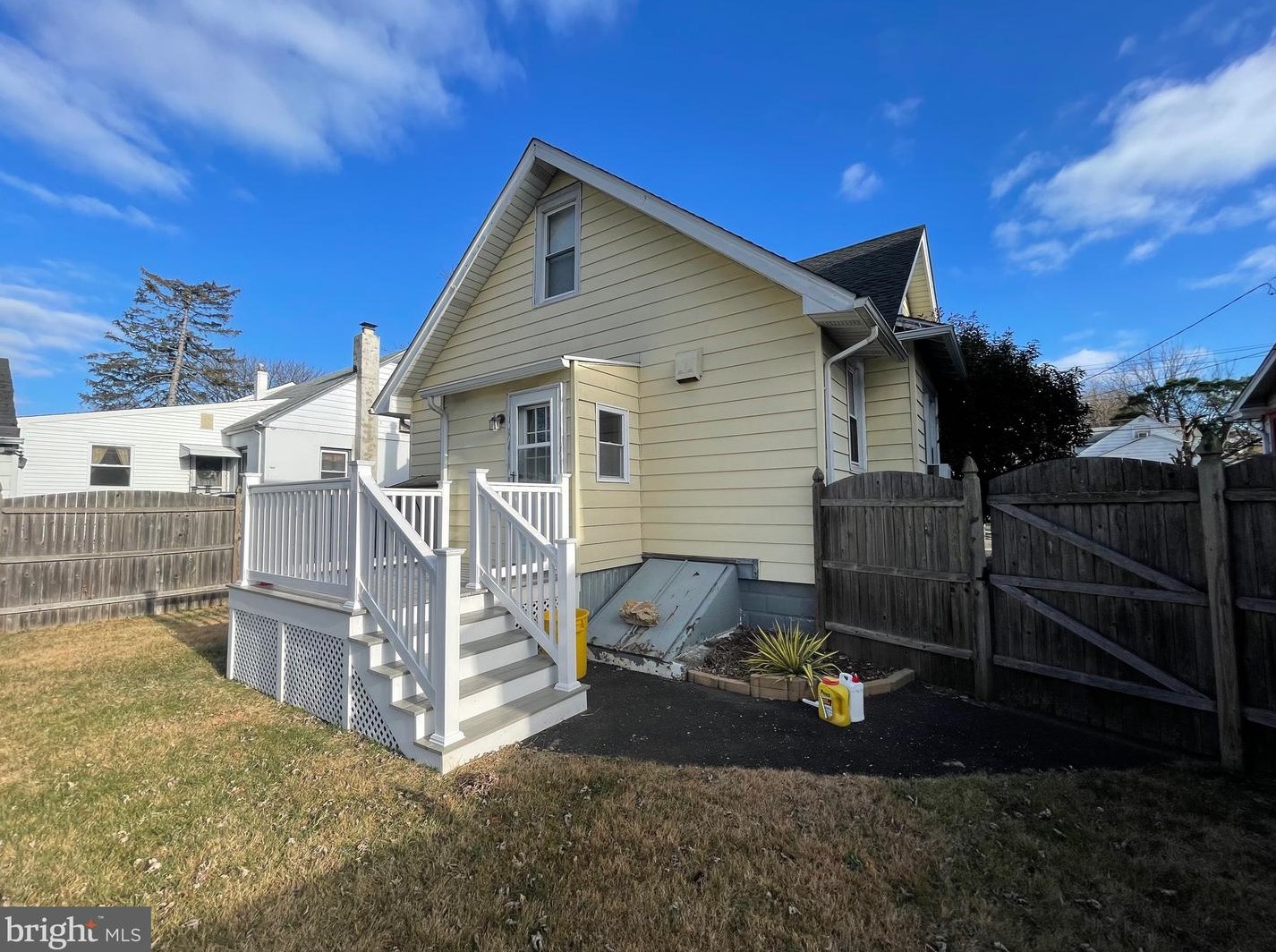 1735 Lexington Ave, Camden NJ  08110-2805 exterior