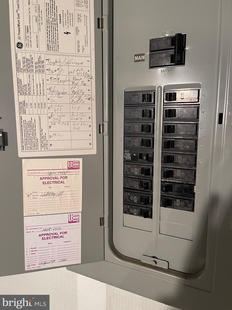 1735 Lexington Ave, Camden NJ  08110-2805 exterior