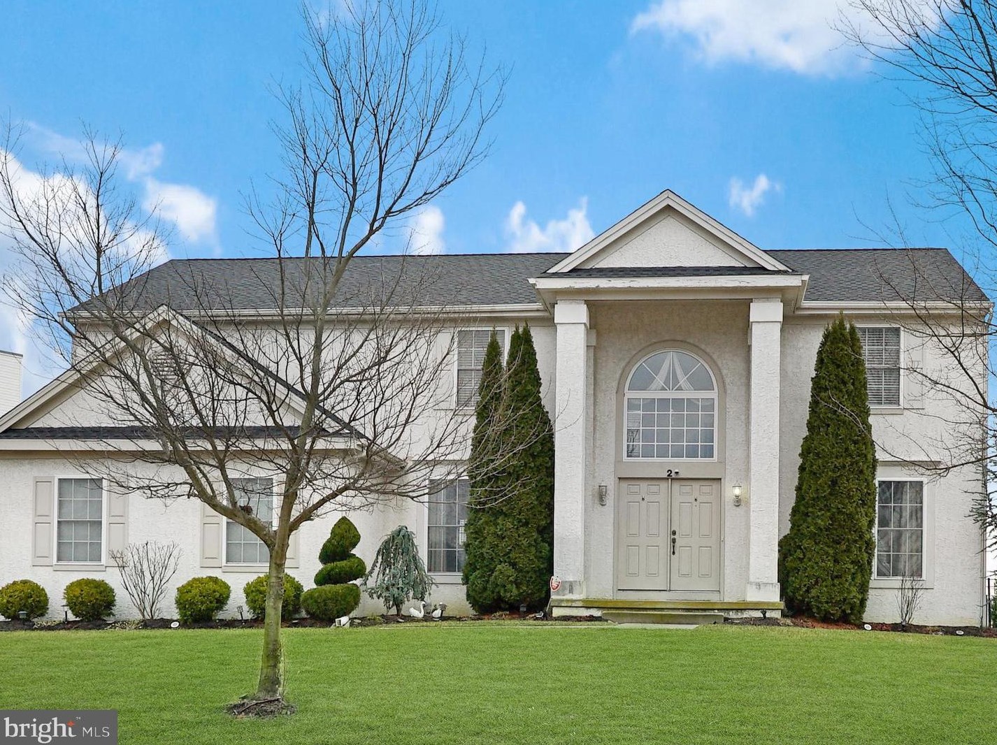 2 Scenic Point Cir, Erial, NJ 08081-1694