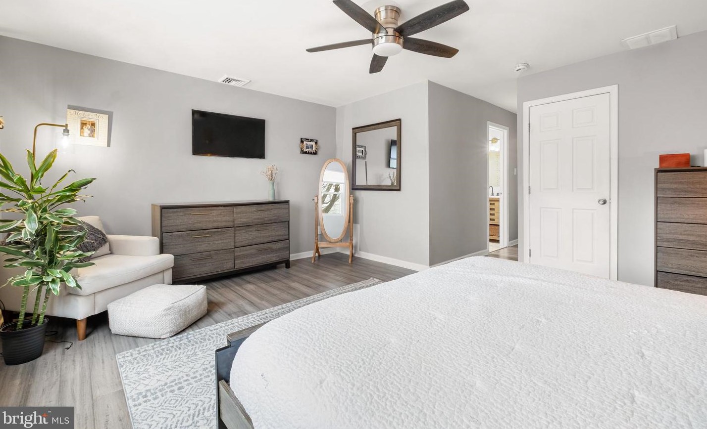 127 Holly Ave, Camden NJ  08107-1117 exterior