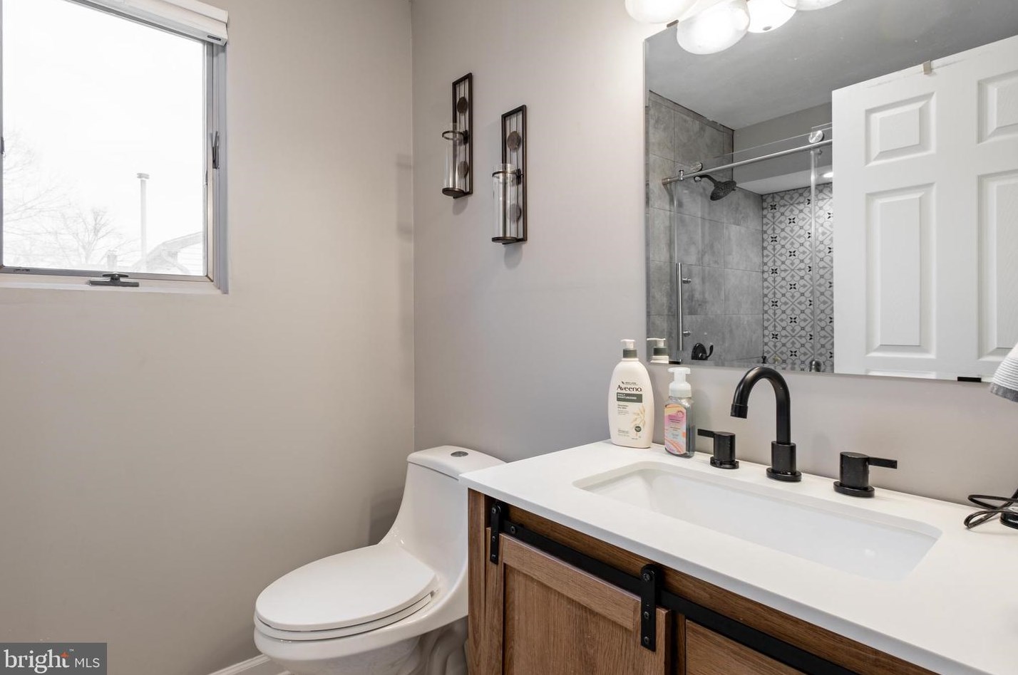 127 Holly Ave, Camden NJ  08107-1117 exterior