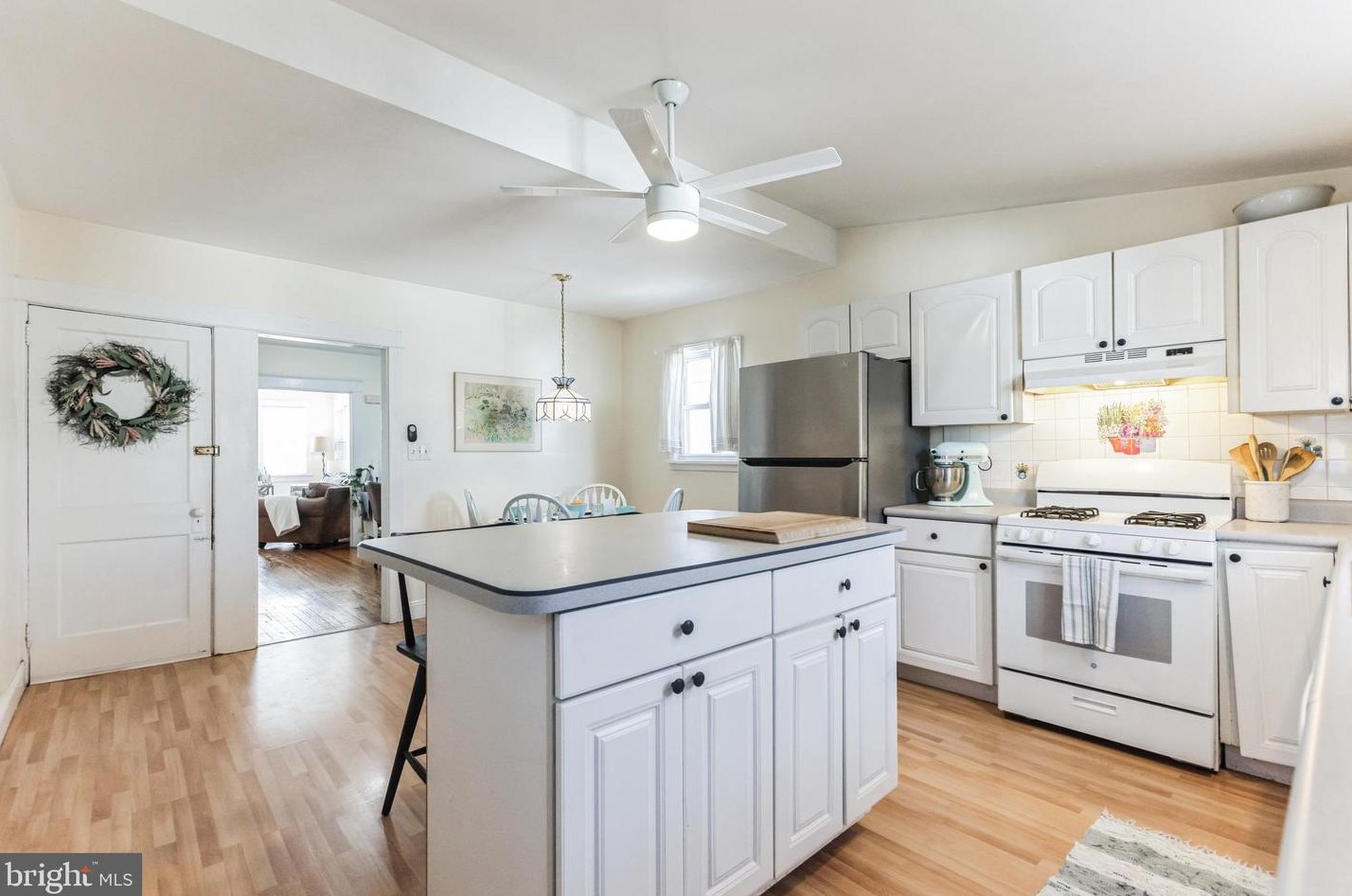 109 Holly Ave, Camden NJ  08107-1117 exterior