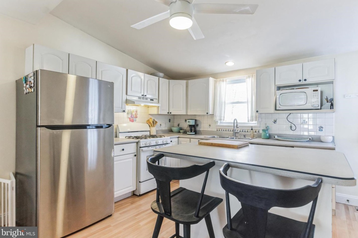 109 Holly Ave, Camden NJ  08107-1117 exterior