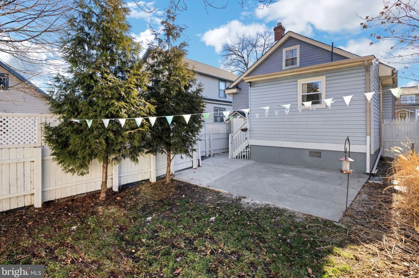 109 Holly Ave, Camden NJ  08107-1117 exterior