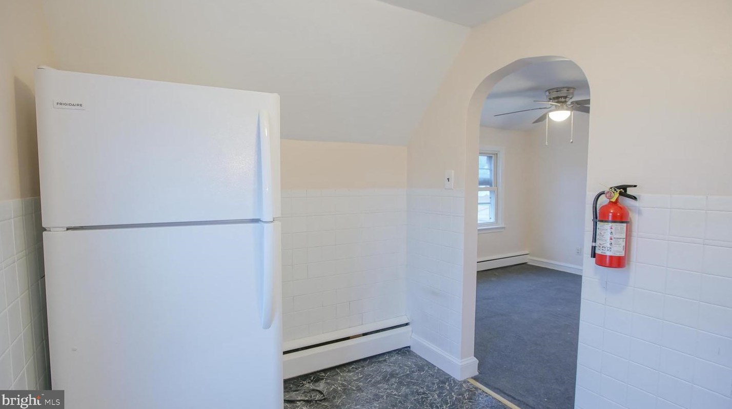 340 Kingston Ave #b, Barrington, NJ 08007