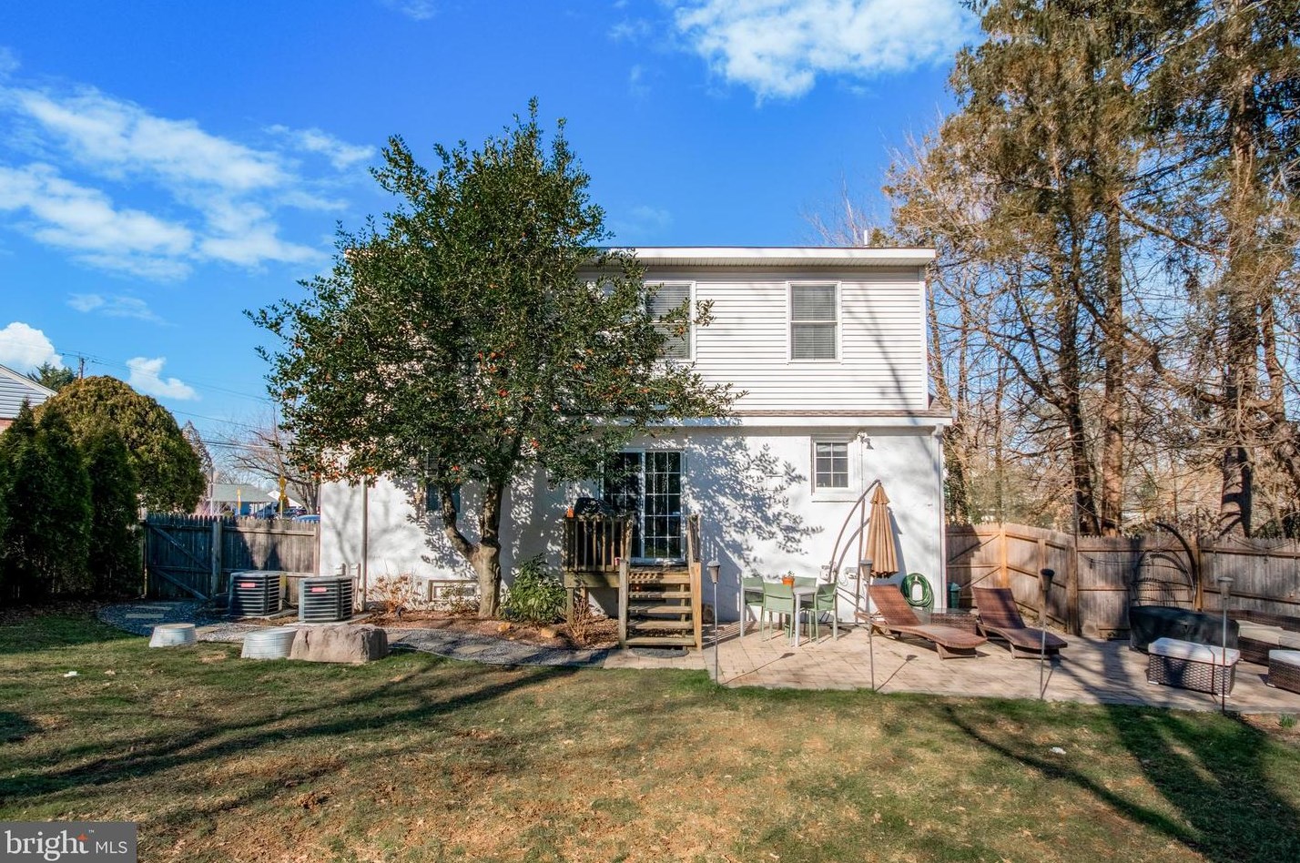 214 Chestnut Ave, Camden NJ  08109-2049 exterior