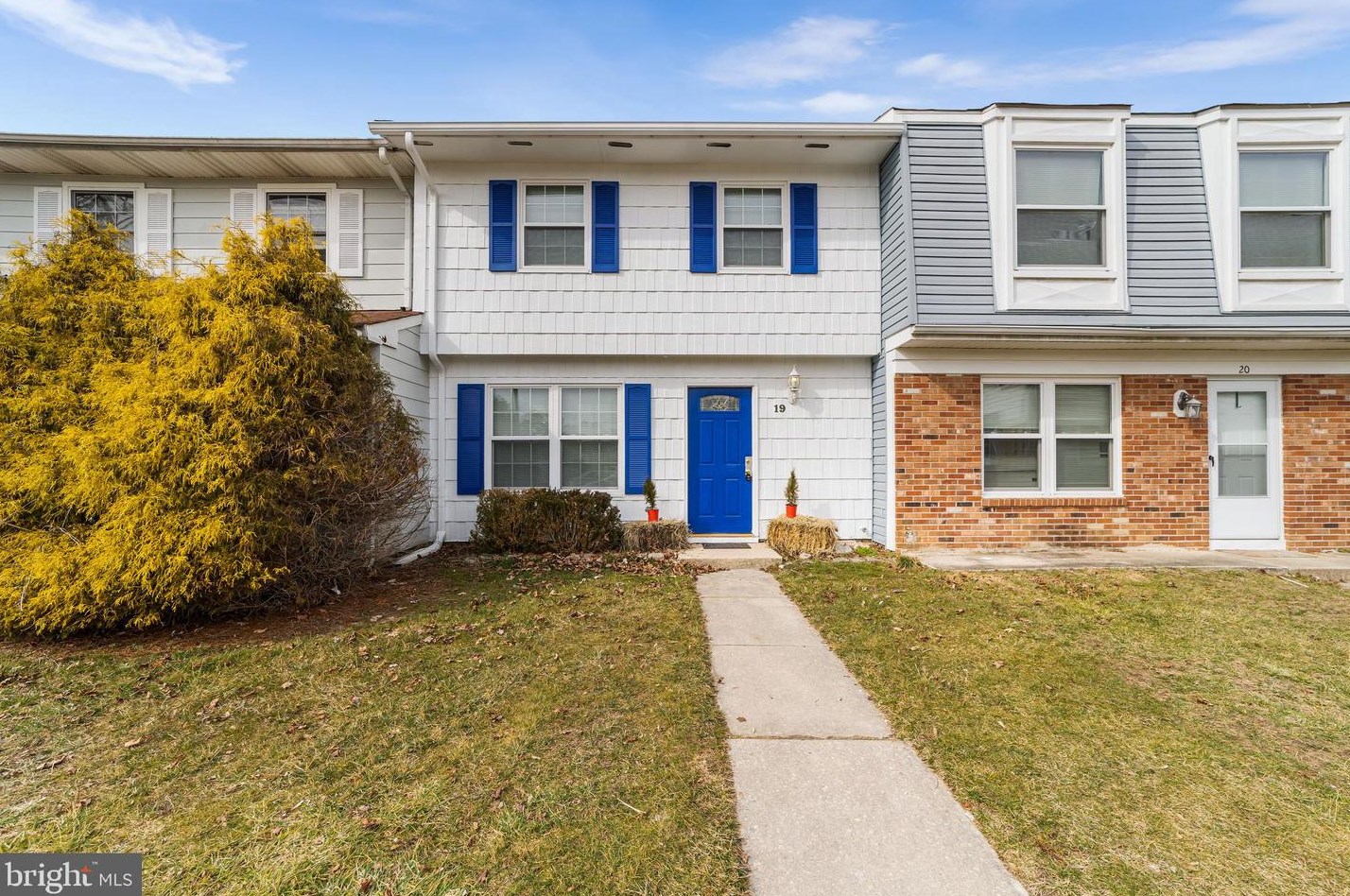 19 Vernon Ct, Erial, NJ 08081