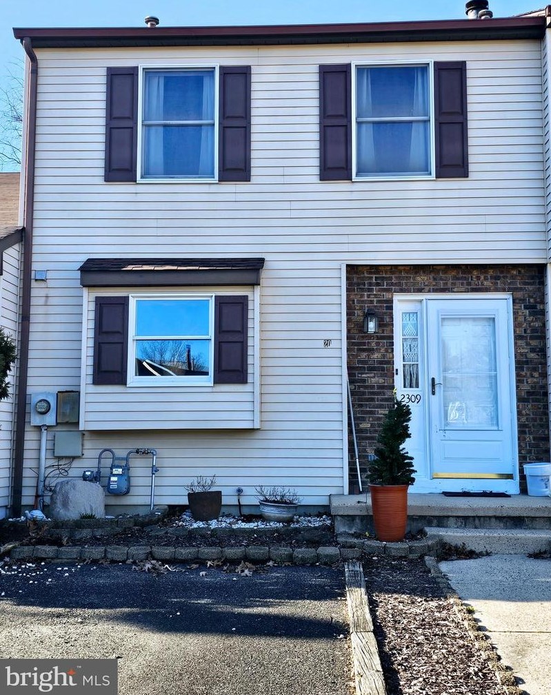 2309 Memorial Ct, Waterford Township NJ 08004-2814 exterior