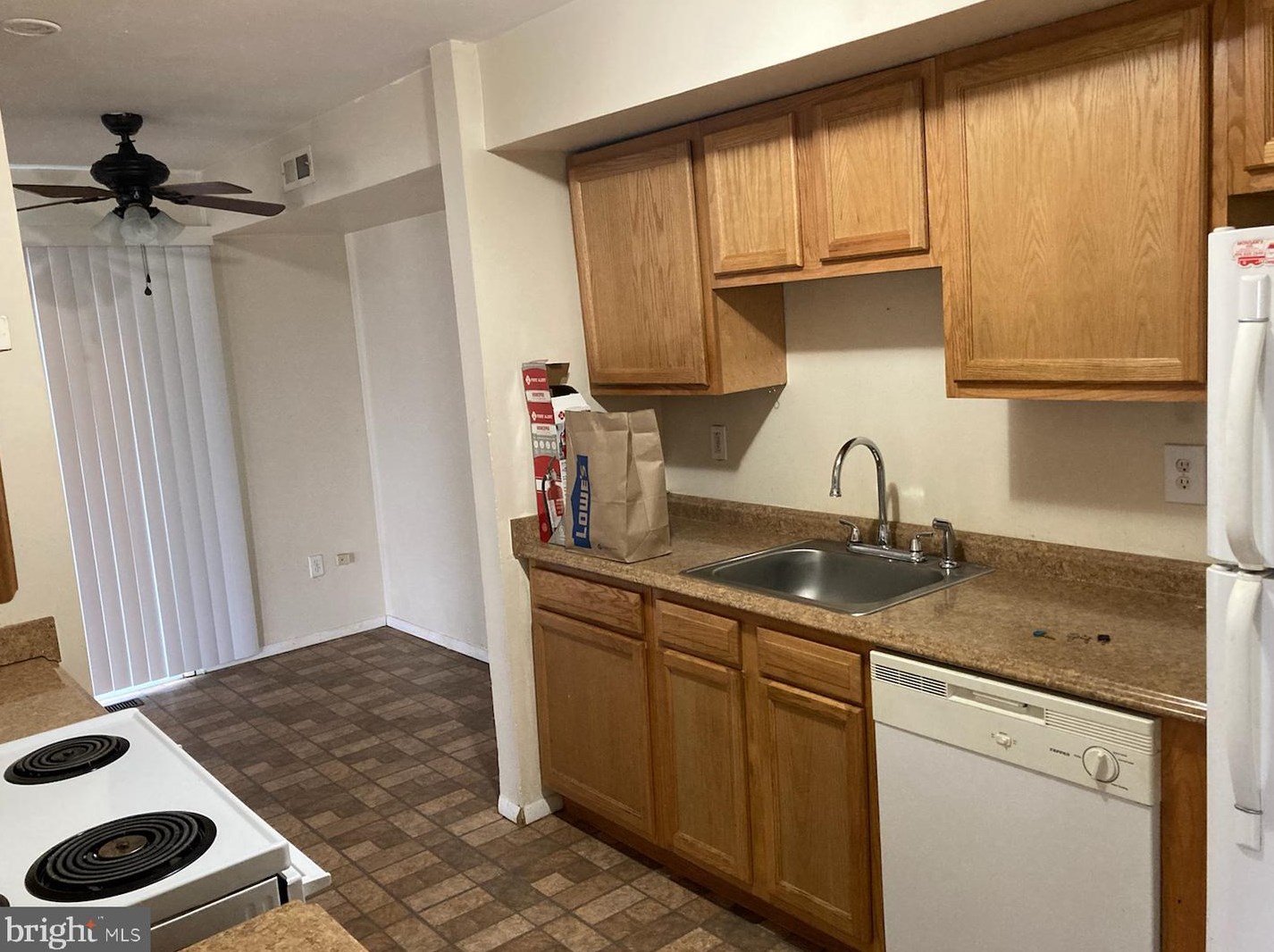 16 Lyric Ct, Erial, NJ 08081