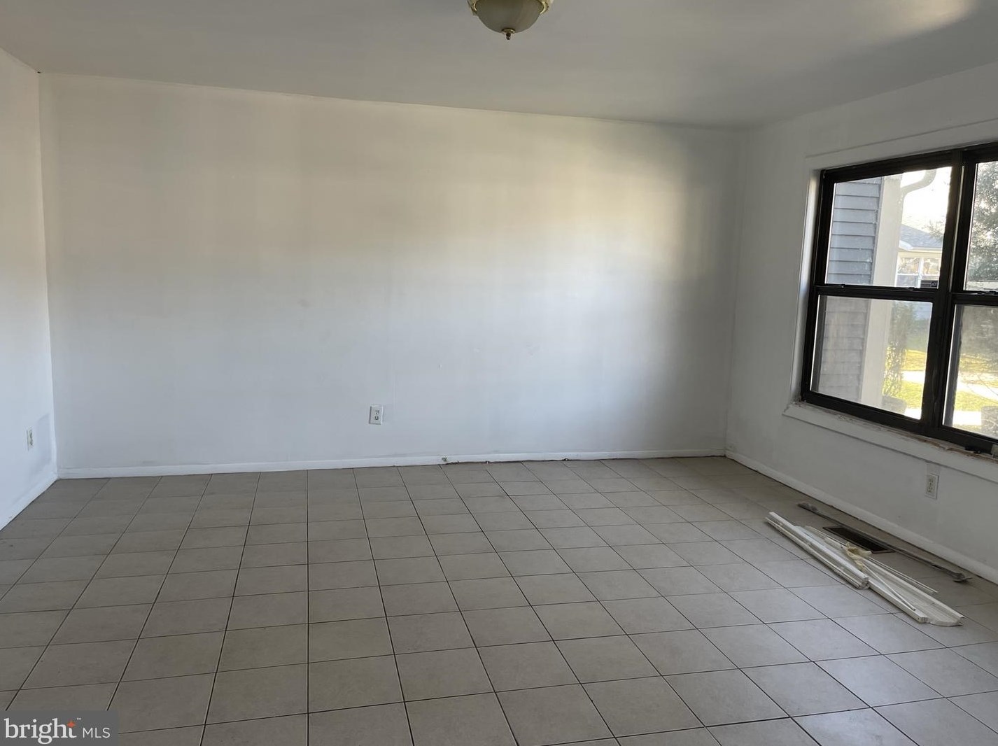 25 Memphis Ct, Erial, NJ 08081
