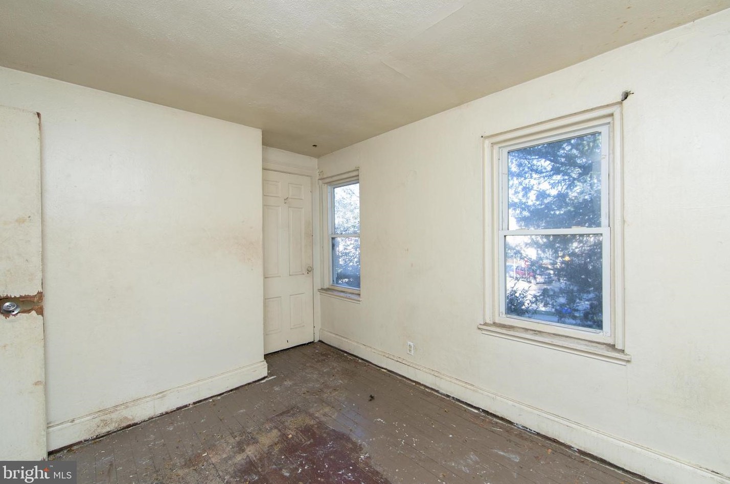 2825 Constitution Rd, Camden NJ  08104-2985 exterior