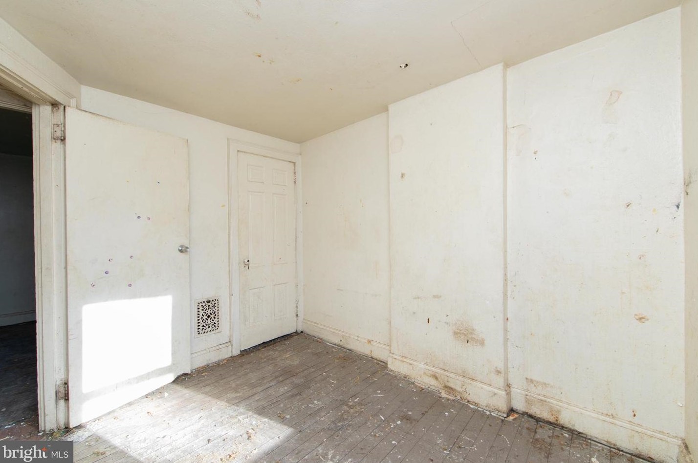 2825 Constitution Rd, Camden NJ  08104-2985 exterior