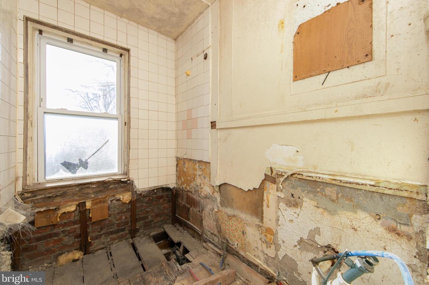 2825 Constitution Rd, Camden NJ  08104-2985 exterior