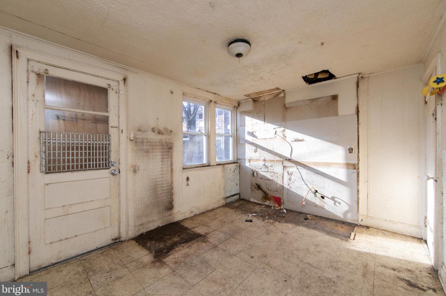 2825 Constitution Rd, Camden NJ  08104-2985 exterior