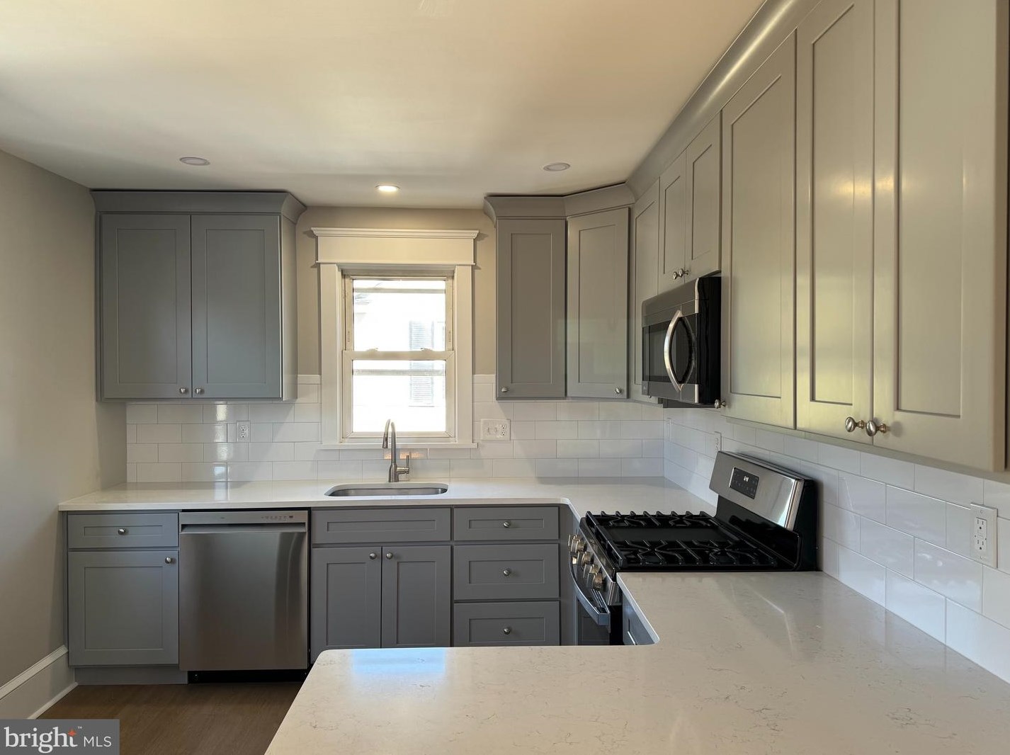 614 Grove St #2, Tavistock, NJ 08033